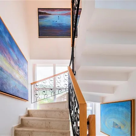 With Private Pool And Fireplace In Fethiye, Oludeniz - Awz 205 费特希耶