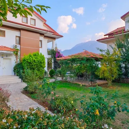 With Private Pool And Fireplace In Fethiye, Oludeniz - Awz 205 * 费特希耶
