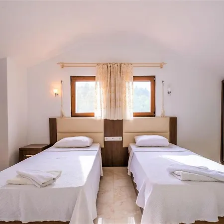 With Private Pool And Fireplace In Fethiye, Oludeniz - Awz 205 费特希耶